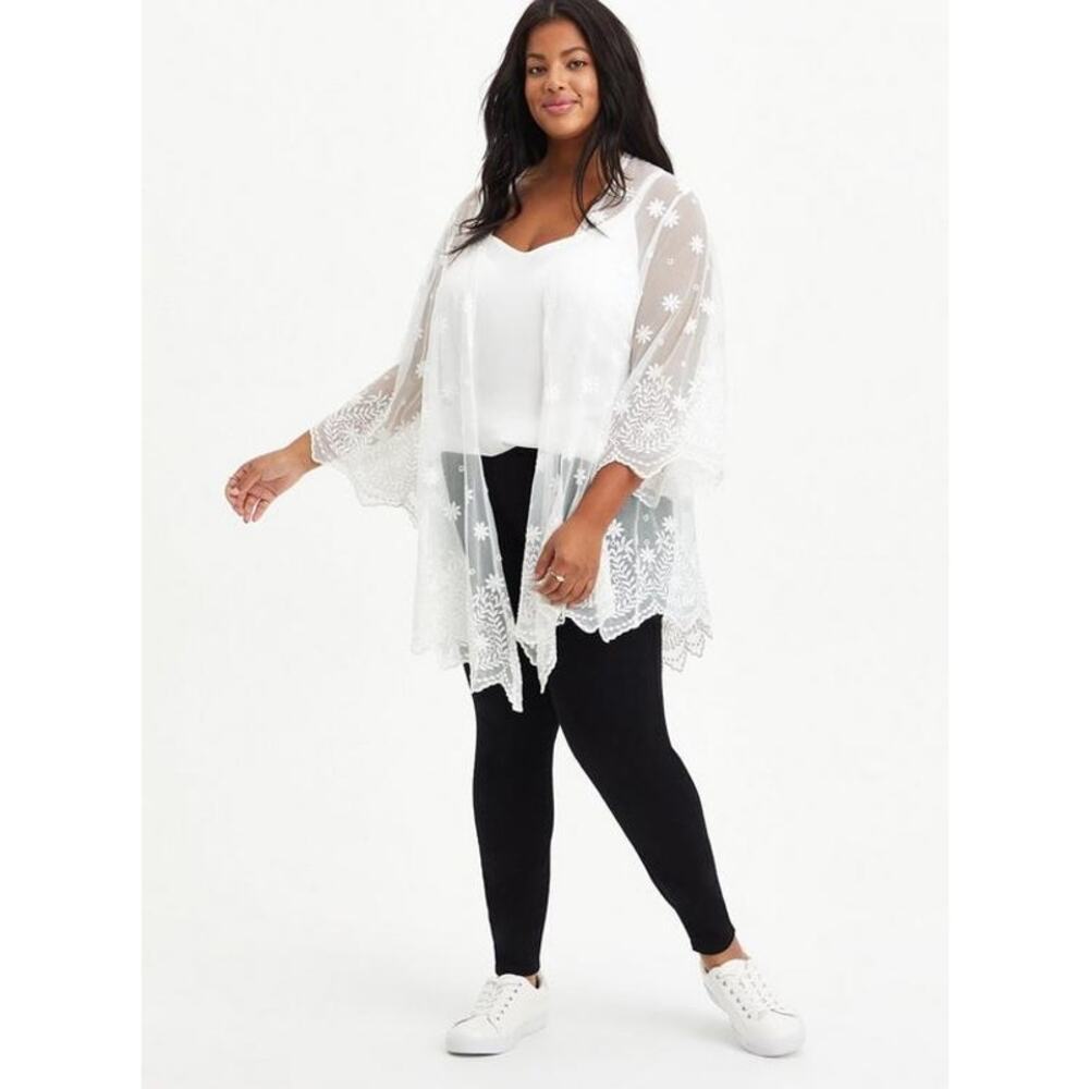 Torrid White Scallop Mesh Embroidered Kimono
